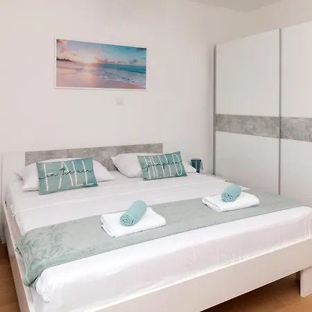Appartement With Parking Space Sukosan, Zadar - 23347